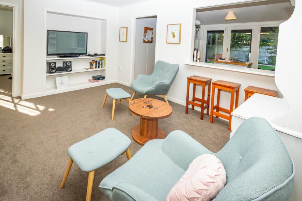 Hop, Skip And Jump To The Lake - Te Anau House Extérieur photo