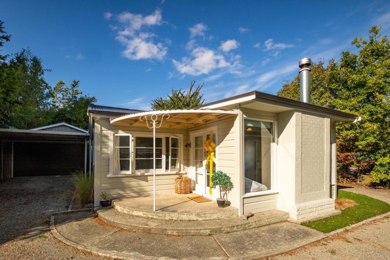 Hop, Skip And Jump To The Lake - Te Anau House Extérieur photo