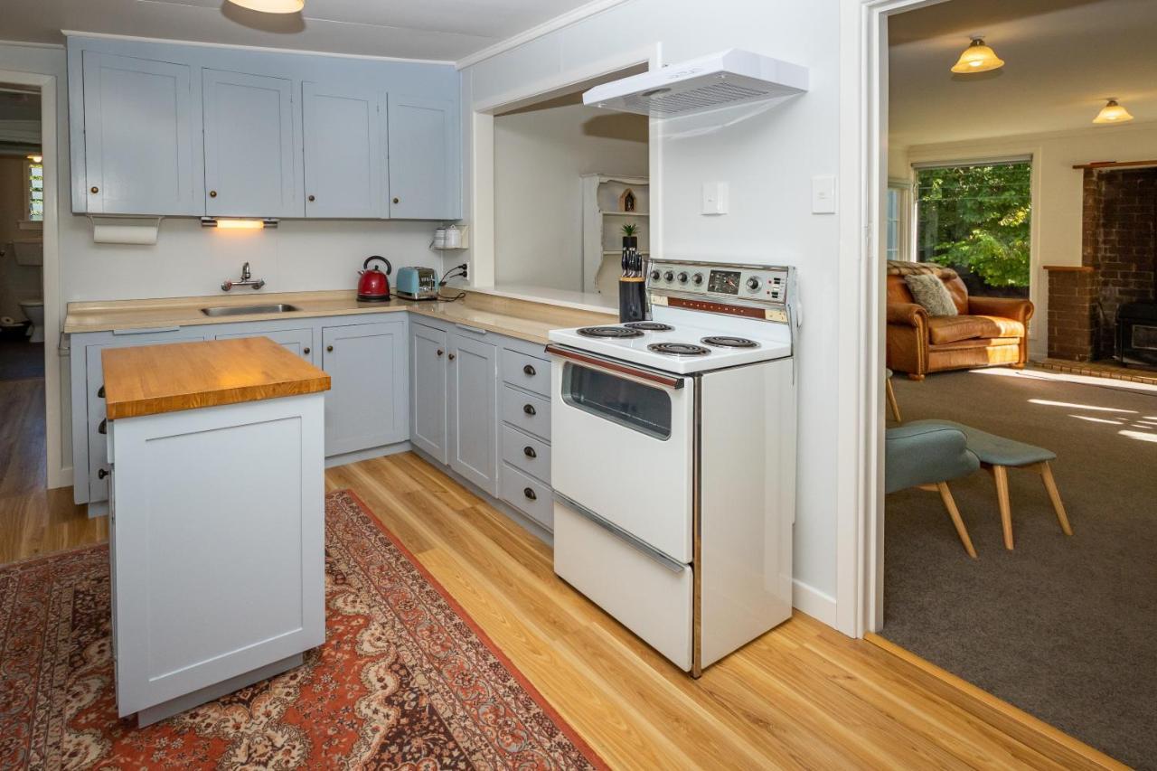 Hop, Skip And Jump To The Lake - Te Anau House Extérieur photo